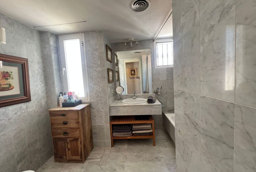 R5100985-Apartment-For-Sale-Marbella-Penthouse-Duplex-2-Beds-150-Built-11