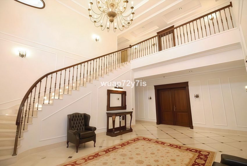 R5104297-Villa-For-Sale-Marbella-Detached-6-Beds-1018-Built-1