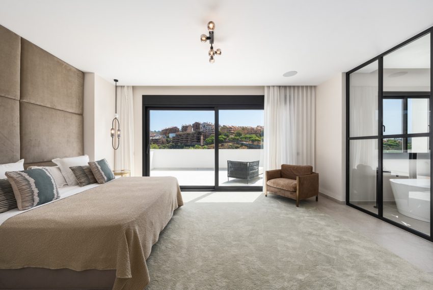 R5104471-Villa-For-Sale-Elviria-Detached-5-Beds-638-Built-18