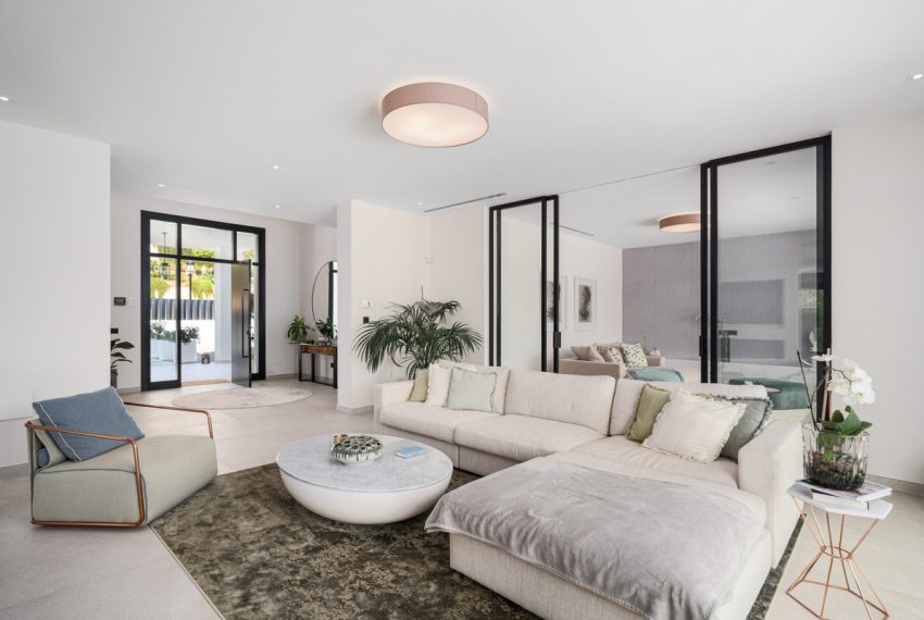 R5104471-Villa-For-Sale-Elviria-Detached-5-Beds-638-Built-2