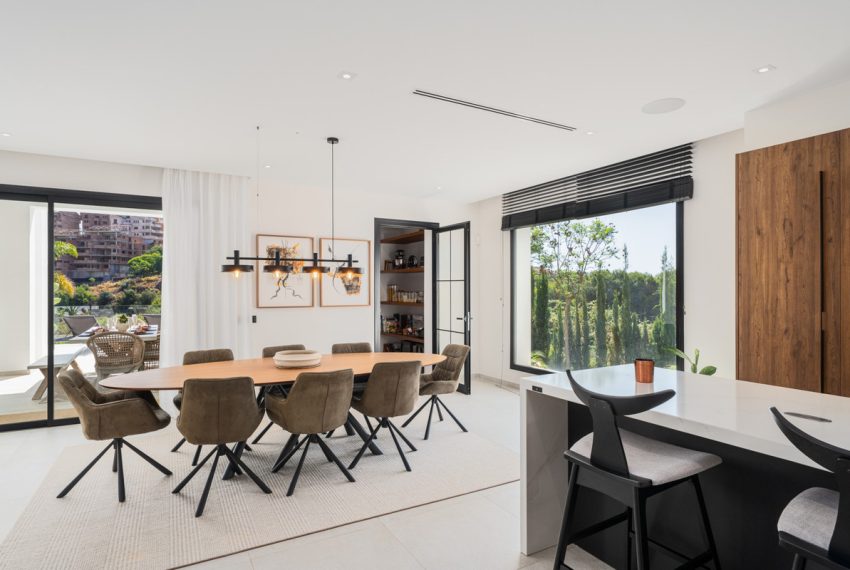 R5104471-Villa-For-Sale-Elviria-Detached-5-Beds-638-Built-4