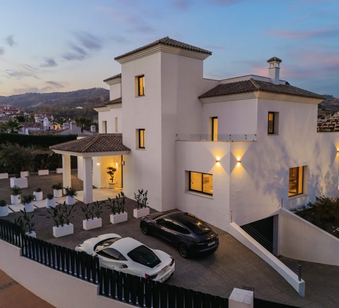 R5104471-Image 1-Detached - 5 Beds - 638 Built