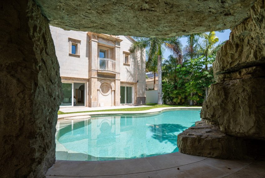 R5104507-Villa-For-Sale-Marbella-Detached-4-Beds-654-Built-14