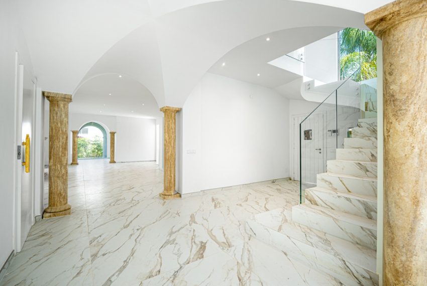 R5104507-Villa-For-Sale-Marbella-Detached-4-Beds-654-Built-4