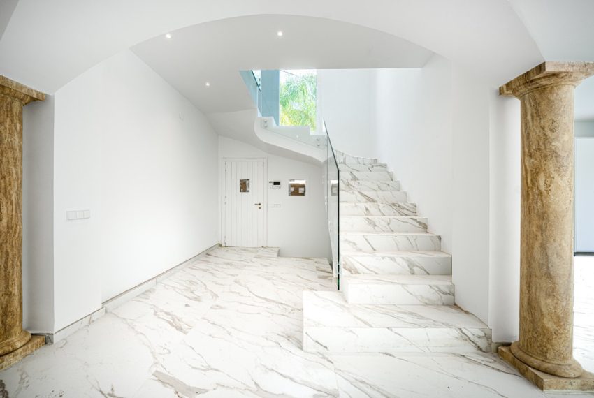 R5104507-Villa-For-Sale-Marbella-Detached-4-Beds-654-Built-7