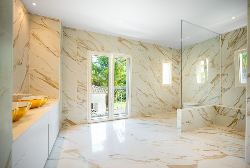 R5104507-Villa-For-Sale-Marbella-Detached-4-Beds-654-Built-8