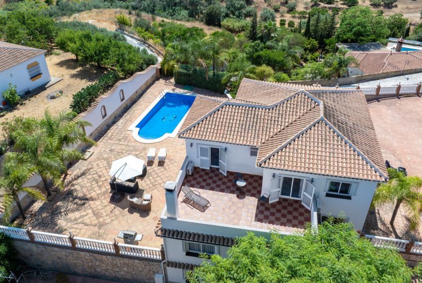 R5104783-Villa-For-Sale-La-Cala-de-Mijas-Detached-4-Beds-378-Built-1