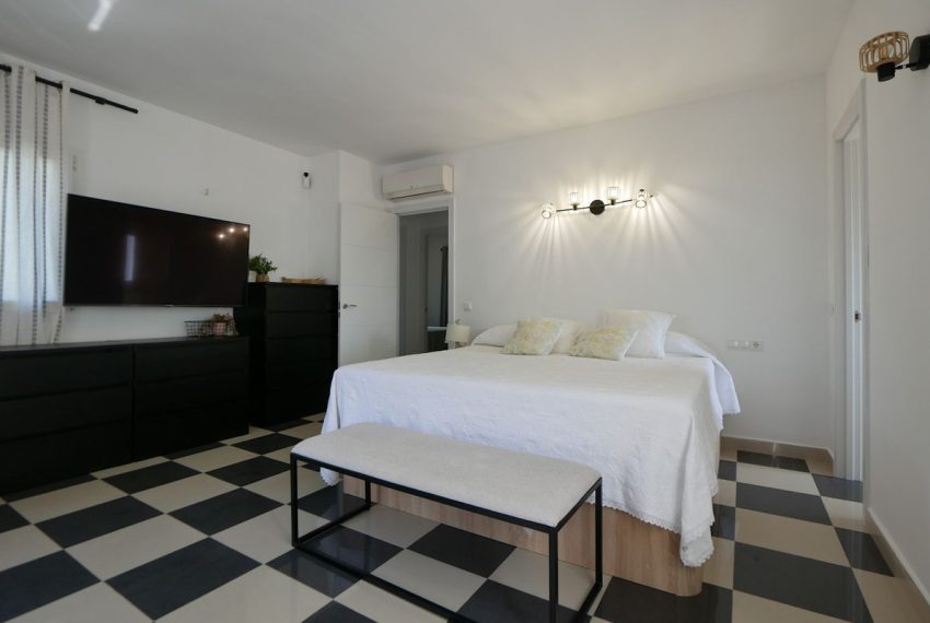 R5105011-Villa-For-Sale-Cabopino-Detached-3-Beds-223-Built-19