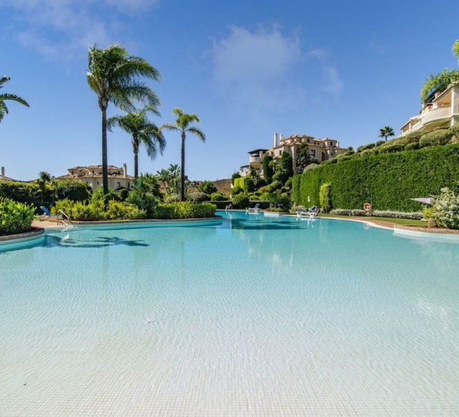 R5105041-Image 1-Middle Floor - 2 Beds - 138 Built