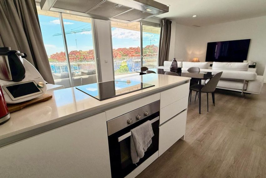 R5105095-Apartment-For-Sale-Estepona-Penthouse-2-Beds-200-Built