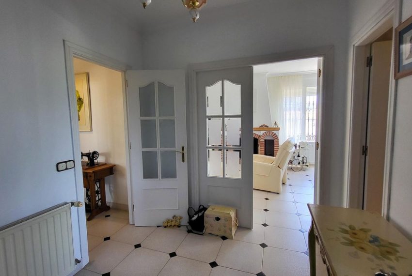 R5106082-Villa-For-Sale-Elviria-Detached-4-Beds-324-Built-10