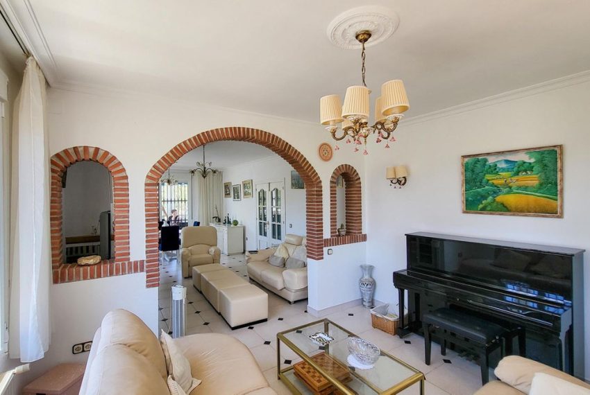 R5106082-Villa-For-Sale-Elviria-Detached-4-Beds-324-Built-3
