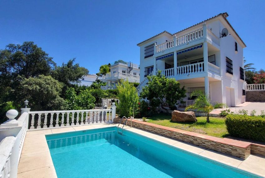 R5106082-Villa-For-Sale-Elviria-Detached-4-Beds-324-Built
