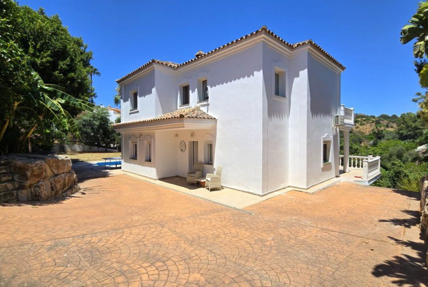 R5107366-Villa-For-Sale-Calahonda-Detached-4-Beds-310-Built