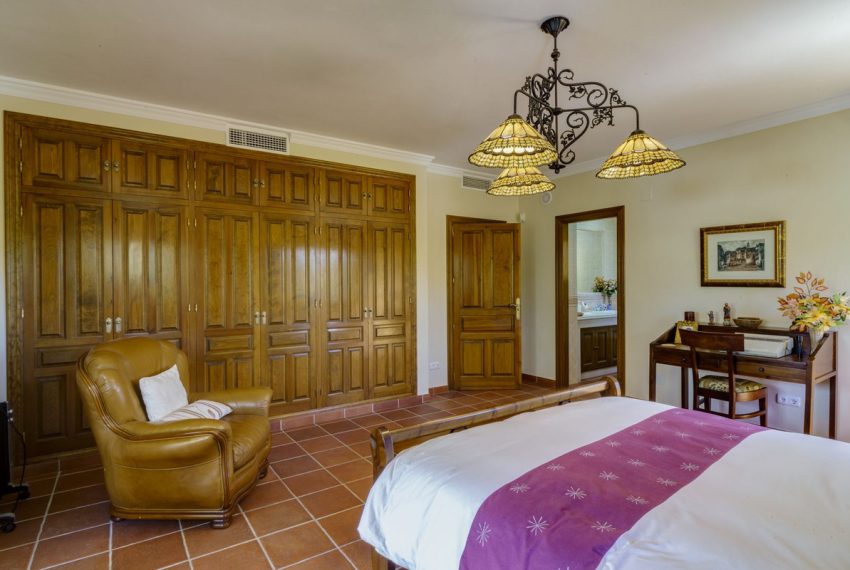 R5109355-Villa-For-Sale-Benahavis-Detached-5-Beds-554-Built-12