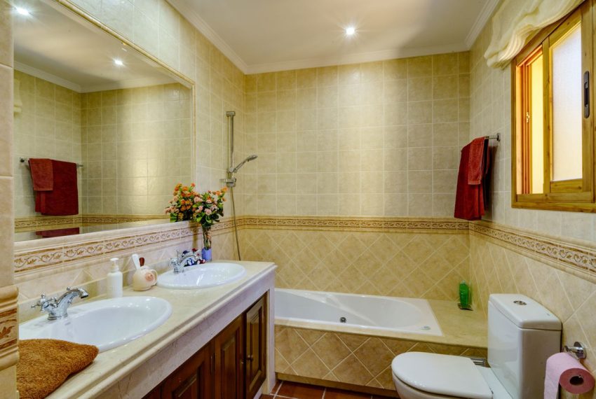 R5109355-Villa-For-Sale-Benahavis-Detached-5-Beds-554-Built-13