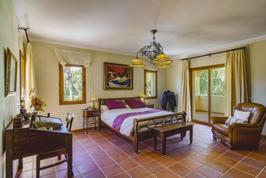 R5109355-Villa-For-Sale-Benahavis-Detached-5-Beds-554-Built-8