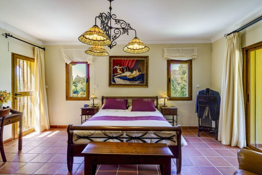 R5109355-Villa-For-Sale-Benahavis-Detached-5-Beds-554-Built-9