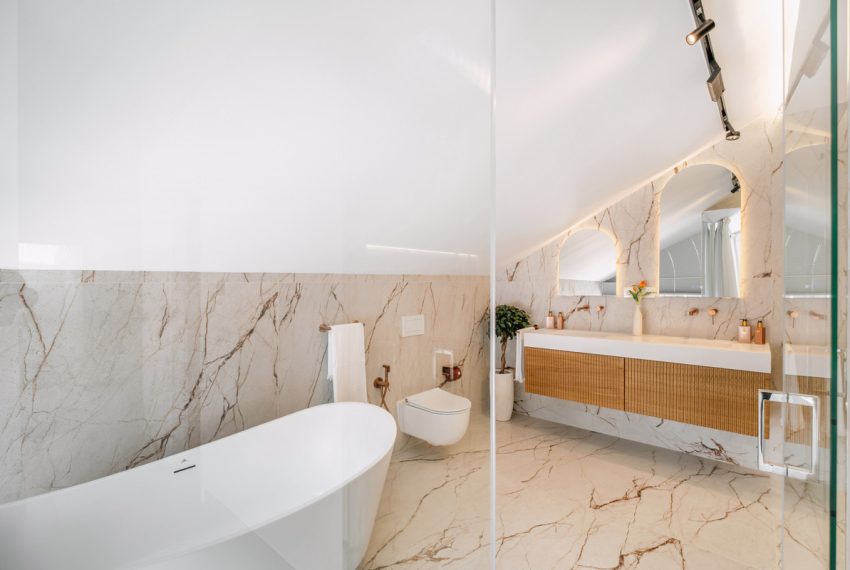 R5109646-Apartment-For-Sale-Nueva-Andalucia-Penthouse-Duplex-5-Beds-389-Built-4