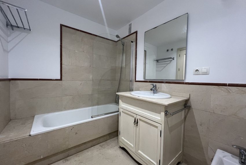R5109889-Apartment-For-Sale-Nueva-Andalucia-Middle-Floor-2-Beds-118-Built-8