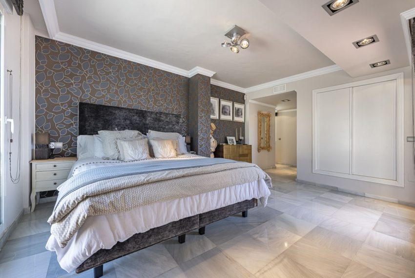 R5110753-Apartment-For-Sale-The-Golden-Mile-Penthouse-Duplex-4-Beds-307-Built-13