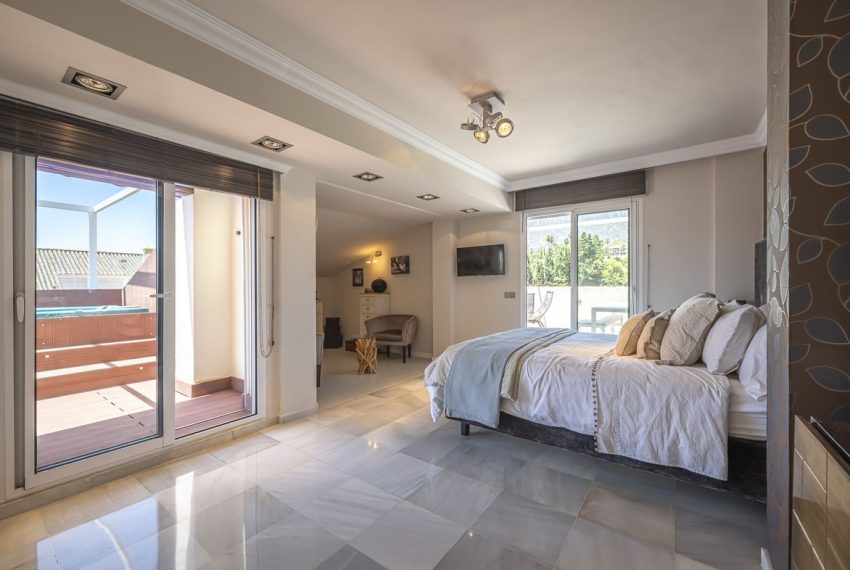 R5110753-Apartment-For-Sale-The-Golden-Mile-Penthouse-Duplex-4-Beds-307-Built-14