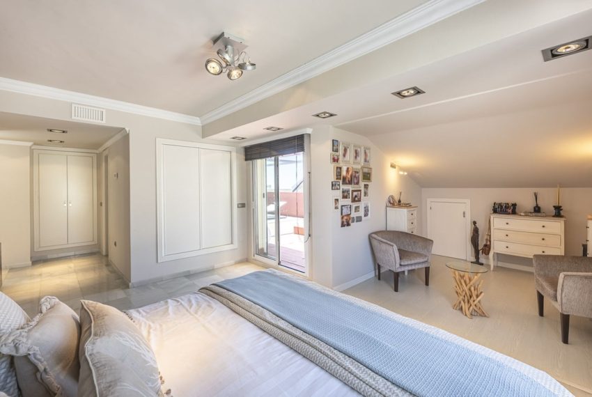 R5110753-Apartment-For-Sale-The-Golden-Mile-Penthouse-Duplex-4-Beds-307-Built-15