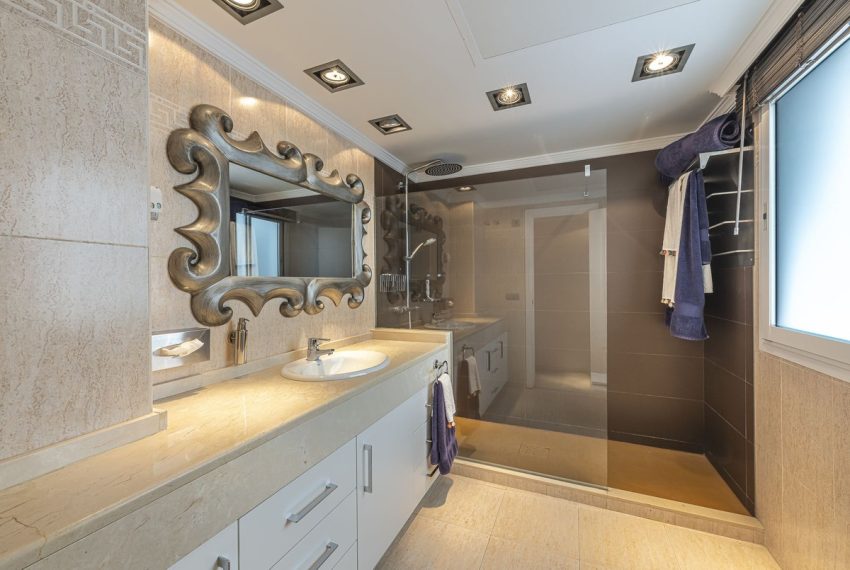 R5110753-Apartment-For-Sale-The-Golden-Mile-Penthouse-Duplex-4-Beds-307-Built-16