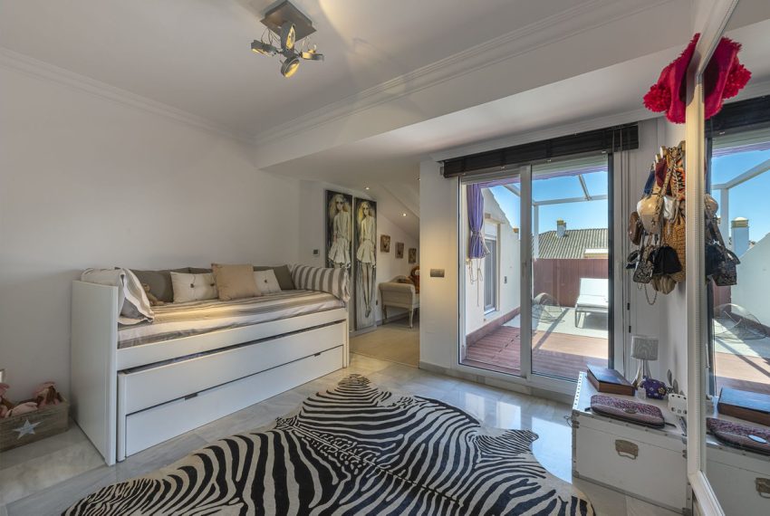 R5110753-Apartment-For-Sale-The-Golden-Mile-Penthouse-Duplex-4-Beds-307-Built-17