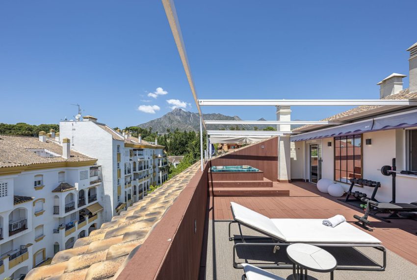 R5110753-Apartment-For-Sale-The-Golden-Mile-Penthouse-Duplex-4-Beds-307-Built-3