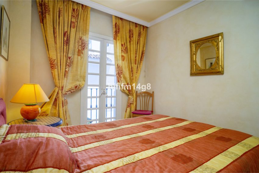 R5110927-Townhouse-For-Sale-Nueva-Andalucia-Terraced-3-Beds-154-Built-17
