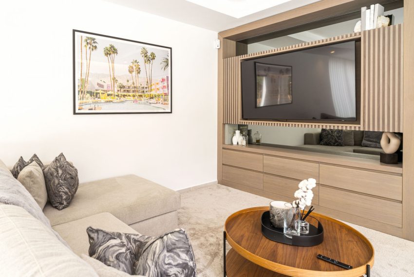 R5110936-Villa-For-Sale-Nueva-Andalucia-Detached-4-Beds-360-Built-8