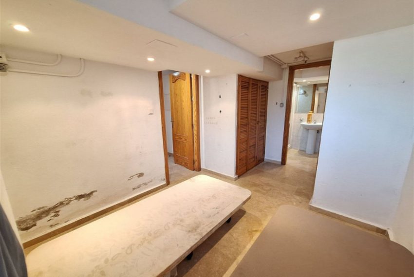 R5111263-Villa-For-Sale-Nueva-Andalucia-Semi-Detached-4-Beds-233-Built-11