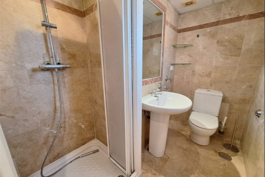 R5111263-Villa-For-Sale-Nueva-Andalucia-Semi-Detached-4-Beds-233-Built-15