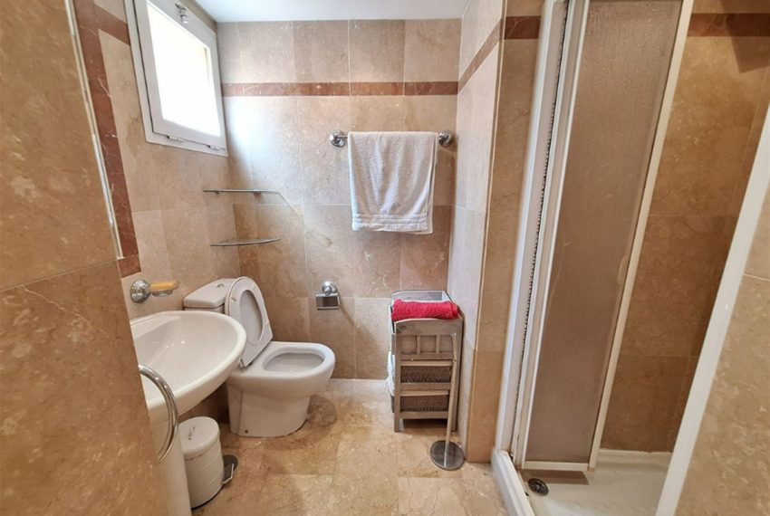 R5111263-Villa-For-Sale-Nueva-Andalucia-Semi-Detached-4-Beds-233-Built-18