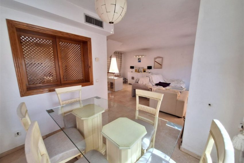 R5111263-Villa-For-Sale-Nueva-Andalucia-Semi-Detached-4-Beds-233-Built-3