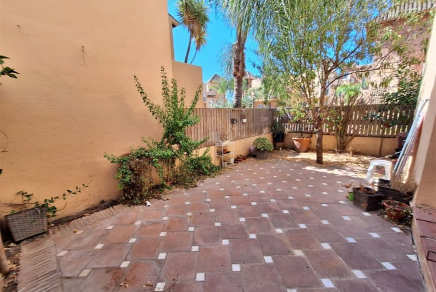 R5111263-Villa-For-Sale-Nueva-Andalucia-Semi-Detached-4-Beds-233-Built-5