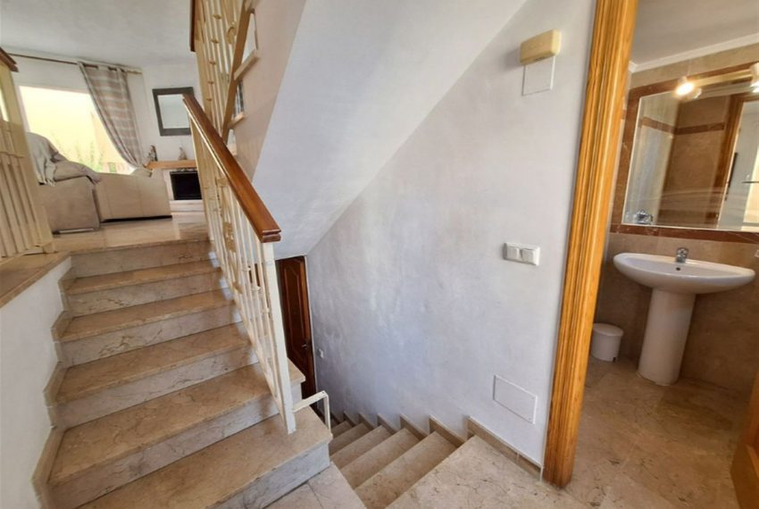 R5111263-Villa-For-Sale-Nueva-Andalucia-Semi-Detached-4-Beds-233-Built-8