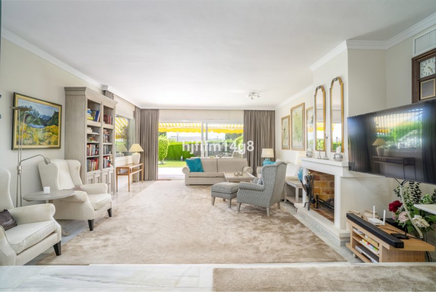 R5111875-Townhouse-For-Sale-Nueva-Andalucia-Terraced-3-Beds-160-Built-3