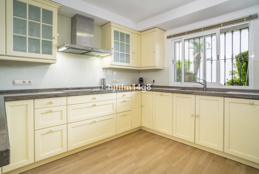 R5111875-Townhouse-For-Sale-Nueva-Andalucia-Terraced-3-Beds-160-Built-7