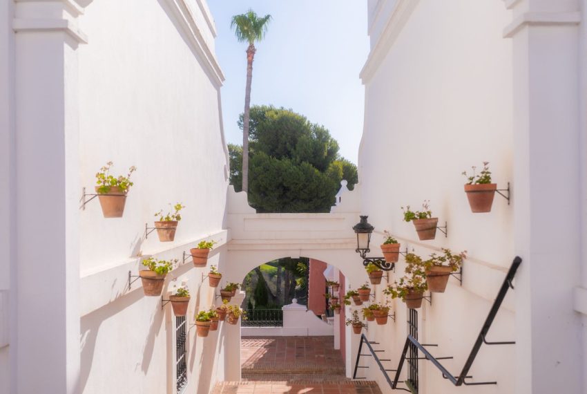R5114287-Townhouse-For-Sale-Nueva-Andalucia-Terraced-2-Beds-120-Built-19