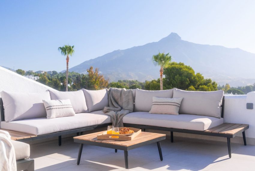 R5114287-Townhouse-For-Sale-Nueva-Andalucia-Terraced-2-Beds-120-Built