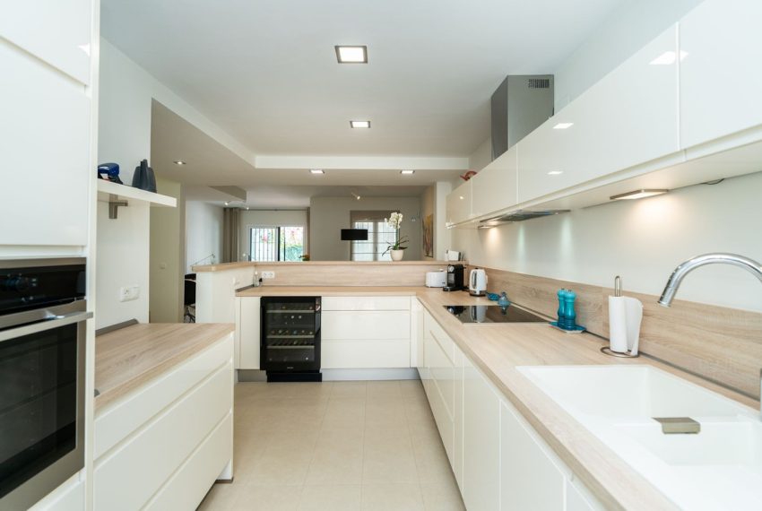 R5115499-Townhouse-For-Sale-San-Pedro-de-Alcantara-Terraced-5-Beds-261-Built-5