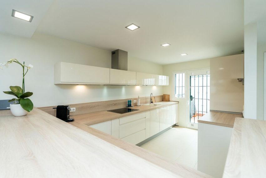 R5115499-Townhouse-For-Sale-San-Pedro-de-Alcantara-Terraced-5-Beds-261-Built