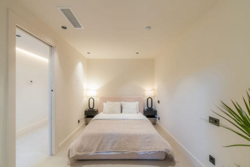 R5115613-Apartment-For-Sale-Nueva-Andalucia-Ground-Floor-3-Beds-170-Built-18