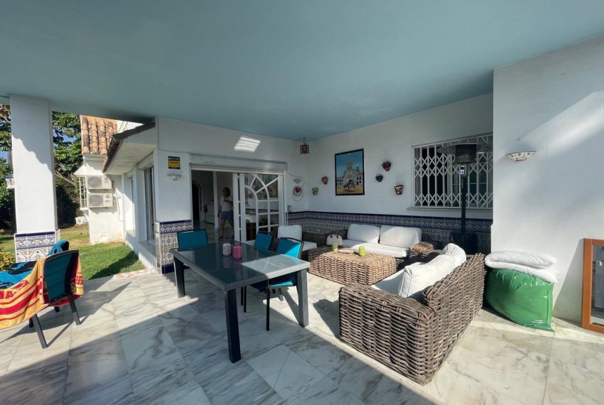 R5117905-Villa-For-Sale-Marbella-Detached-7-Beds-400-Built-1