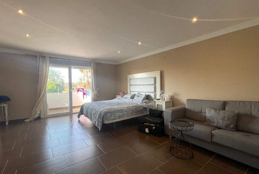 R5117905-Villa-For-Sale-Marbella-Detached-7-Beds-400-Built-10