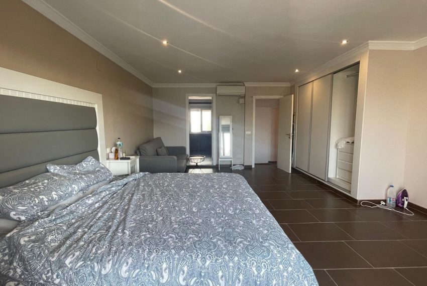 R5117905-Villa-For-Sale-Marbella-Detached-7-Beds-400-Built-11