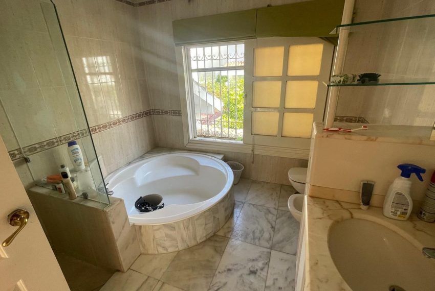 R5117905-Villa-For-Sale-Marbella-Detached-7-Beds-400-Built-14