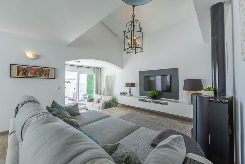 R5118034-Villa-For-Sale-Estepona-Detached-3-Beds-141-Built-2